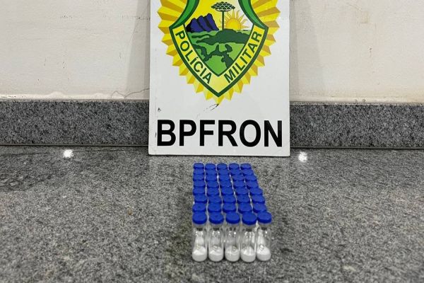 Imagem referente a notícia: BPFRON apreende homem com medicamentos contrabandeados em Cascavel
