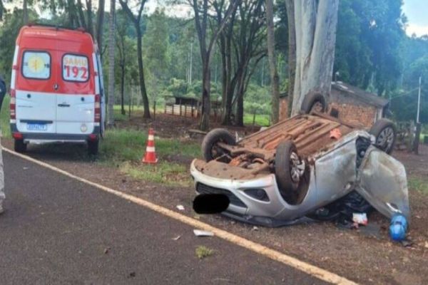 Imagem referente a notícia: Idosa de 73 anos morre após carro capotar na BR-376 no norte do Paraná