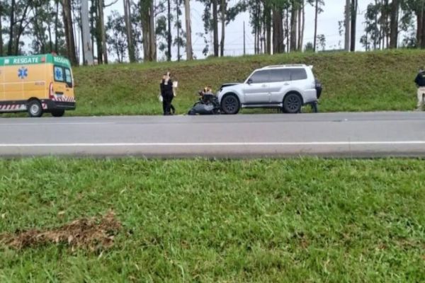 Motociclista morre após colisão com carro na BR-116, em Piraquara