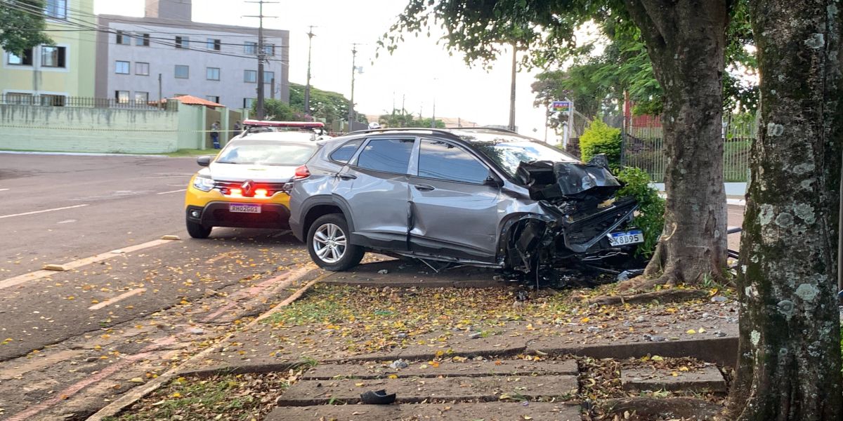 Idoso morre após sofrer mal súbito enquanto dirigia e acaba colidindo veículo no Bairro Maria Luiza