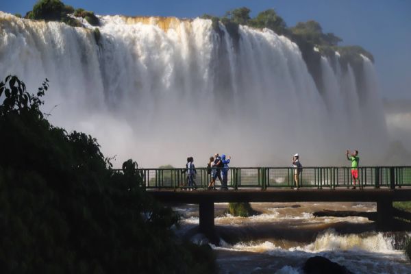 Ano de retomada: Cataratas do Iguaçu receberam 1,4 milhão de visitantes em 2022