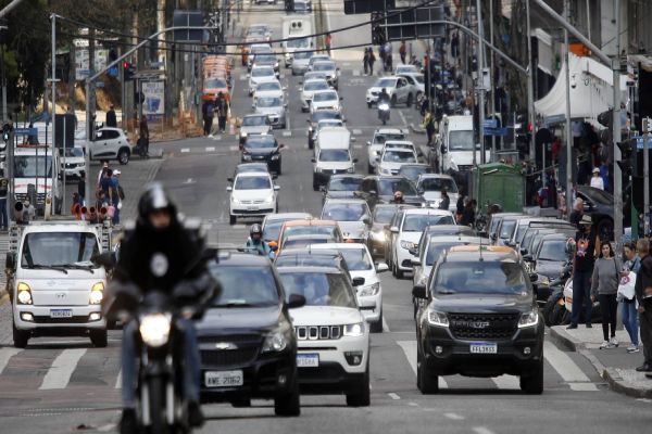 4,6 milhões de proprietários de veículos devem pagar IPVA no Paraná em 2023