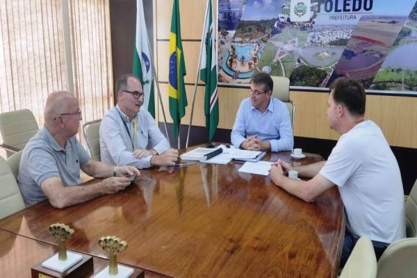 Censo 2022 é tema de encontro entre Executivo Municipal e IBGE em Toledo