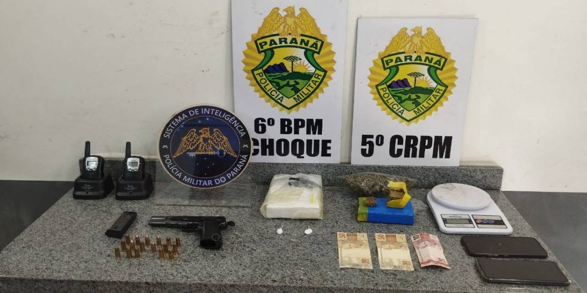Polícia Militar apreende maconha, banca, arma, munição e radio comunicador no Santa Felicidade