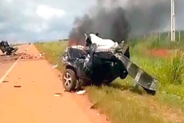 Seis pessoas morrem em acidente entre carros na BR-163 em Rondonópolis