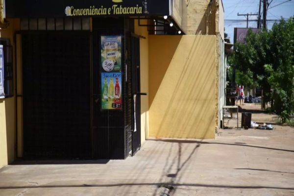 Atirador pede cerveja e mata dono de conveniência com 5 tiros