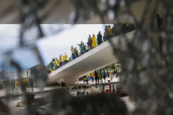 Foto relacionada a notícia: DPU e DPDF cobram informações sobre os ataques às sedes dos Poderes em Brasília