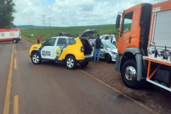 Acidente com vítimas é registrado na PR-574 no distrito da Penha em Corbélia
