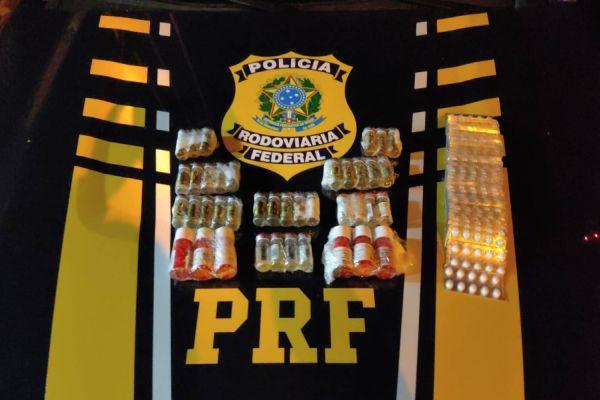 Polícia Rodoviária Federal apreende dois homens com anabolizantes na BR 277