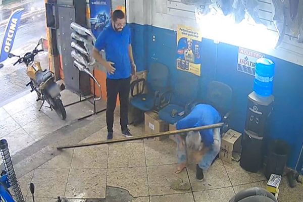 Funcionário do mês: Azar de trabalhador de oficina viraliza nas redes sociais; Veja vídeo
