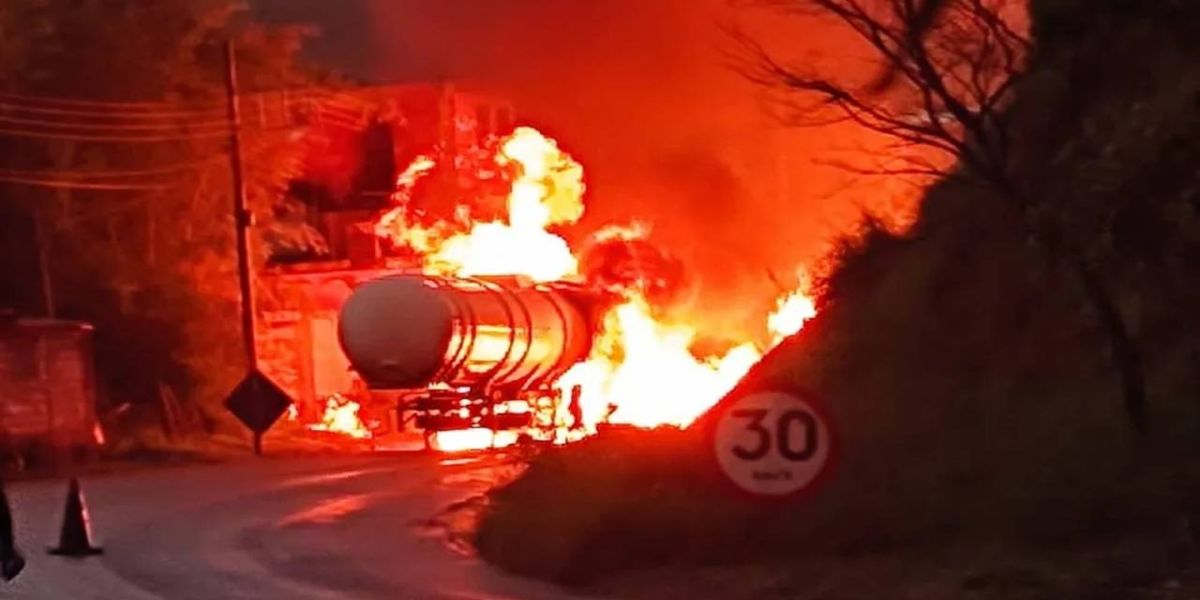 Caminhão que transportava combustível explode na MG-133, em Rio Pomba; Veja o video