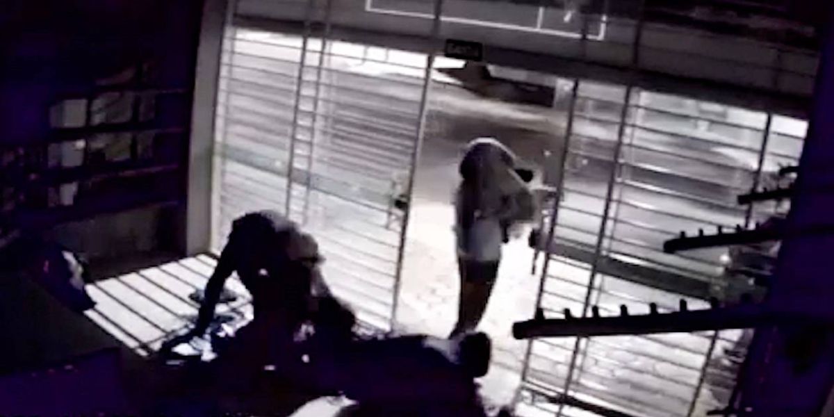 Loja de roupas é arrombada e furtada no Centro de Cascavel; Veja a ação criminosa