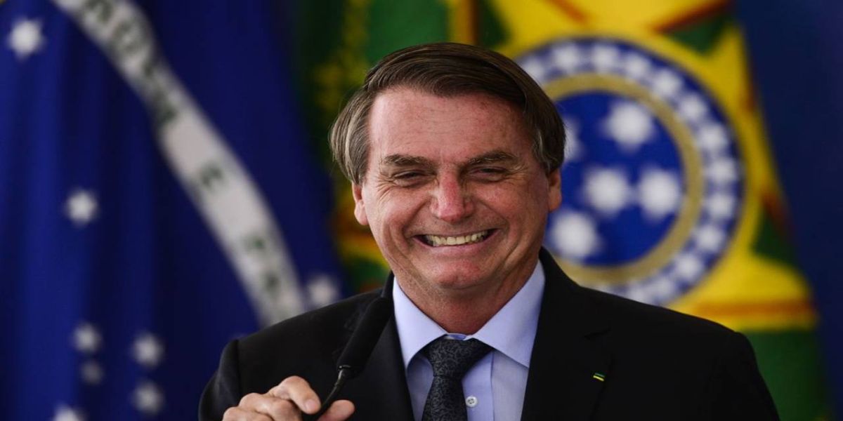 Bolsonaro gastou R$ 27 mi no cartão corporativo a metade do que o Lula gastou no seu 1º mandato