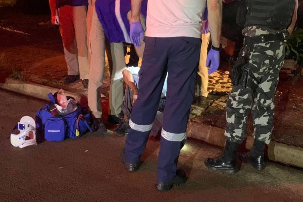 Imagem referente a notícia: Homem de 33 anos é agredido a pauladas na cabeça no Bairro Cascavel Velho