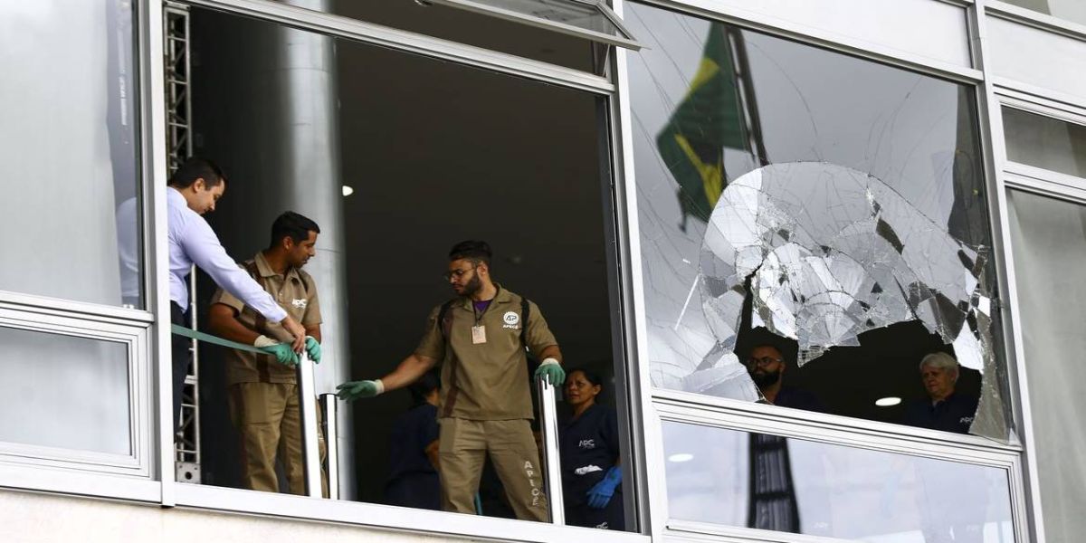 AGU bloqueia bens de 13 paranaenses por financiarem atos em Brasília; Cascavelense está na lista