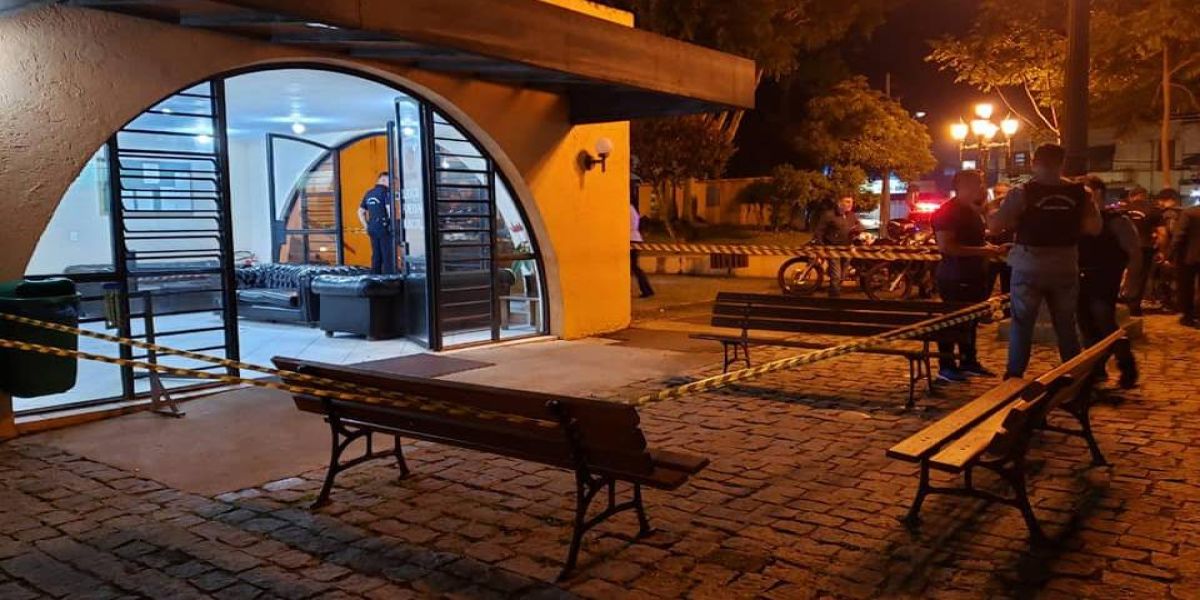 Mulher executada com vários disparos quando aguardava liberação de corpo no Paraná