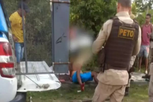 Homem em surto psicótico espanca idosa até a morte após fugir de UPA