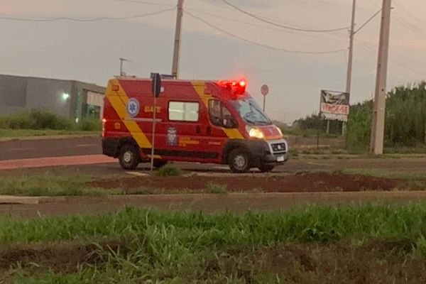 Homem sofre contusão em lombar após queda de altura em imóvel as margens da PR-486