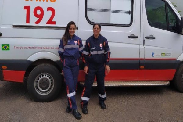 Socorristas do Samu realizam parto a bordo de ambulância em Catanduvas