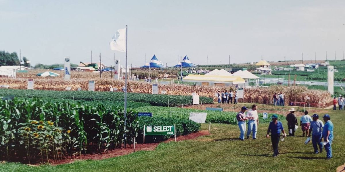 Prefeitura de Cascavel organiza exposição em homenagem aos 35 anos do Show Rural