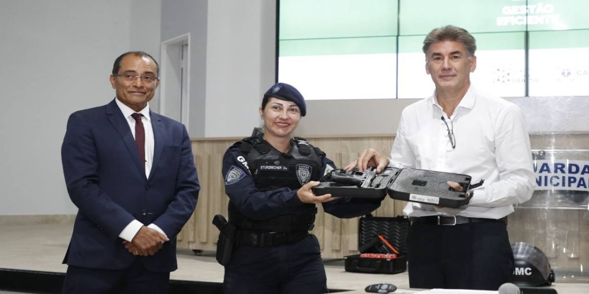 GM reforça segurança pública com 50 pistolas e anuncia concursos para contratar mais agentes
