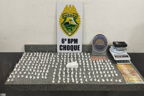 Casal é detido com 251 buchas de cocaína no bairro Neva em Cascavel