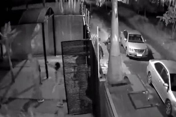 Ladrões roubam 800 celulares iPhone 14 Pro em assalto no Paraguai