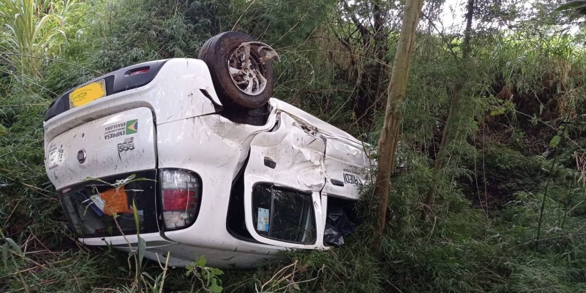 Homem de 35 anos morre após saída de pista seguida de capotamento na BR-277 em Guaraniaçu
