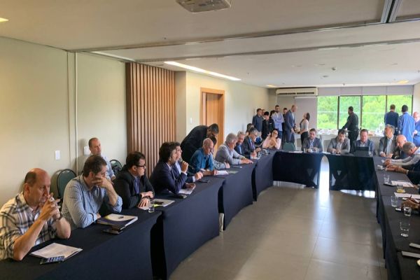 Setor lácteo leva proposta de revisão tributária ao governo