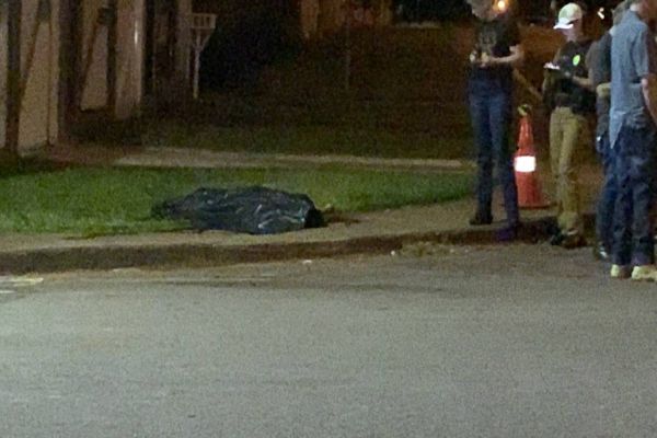 Imagem referente a notícia: Homem de 44 anos é morto a tiros após confusão no Bairro Neva
