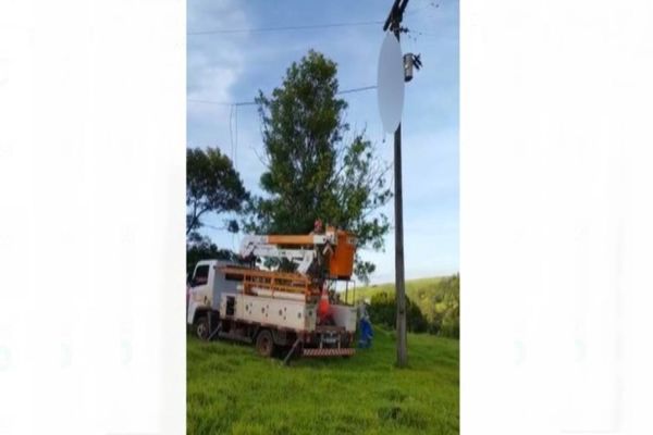Imagem referente a notícia: Homem é encontrado morto grudado em transformador no norte do Paraná