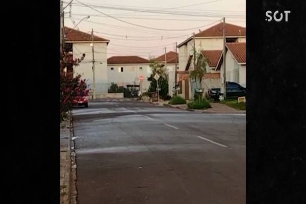 Imagem referente a notícia: Revoltante: Vândalos pegam extintores de condomínios e esvaziam em via pública no Jardim Riviera