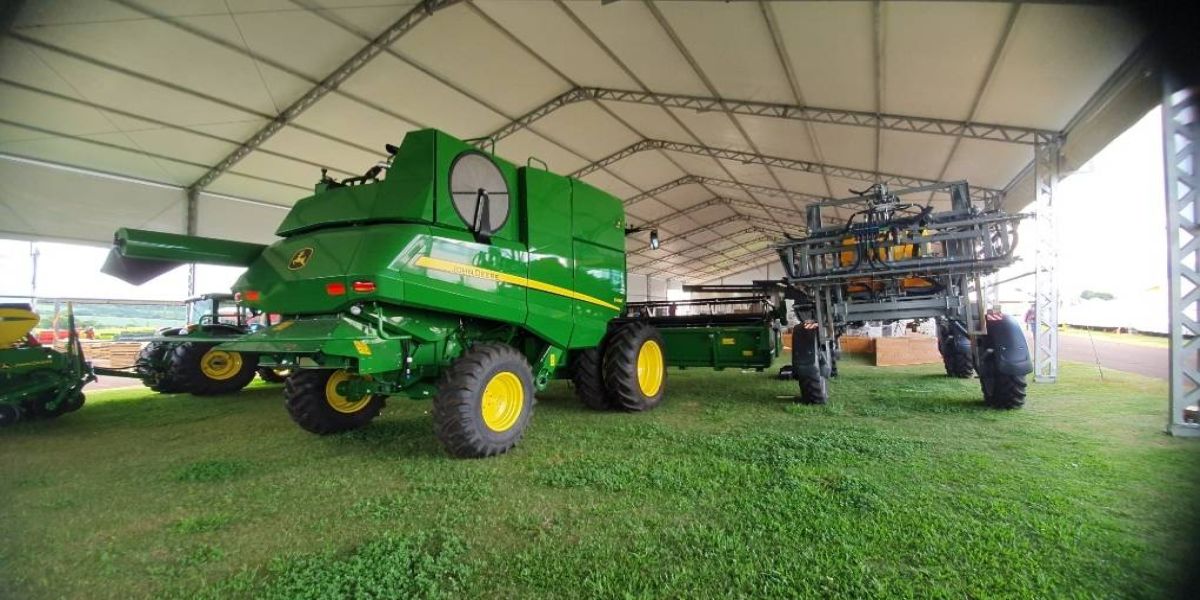 Primeiras máquinas e implementos já estão no parque do 35º Show Rural