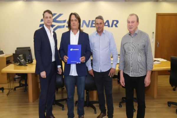 Kabelo assina convênio de R$ 12 milhões de reais para o Saneamento Básico em Santa Tereza do Oeste