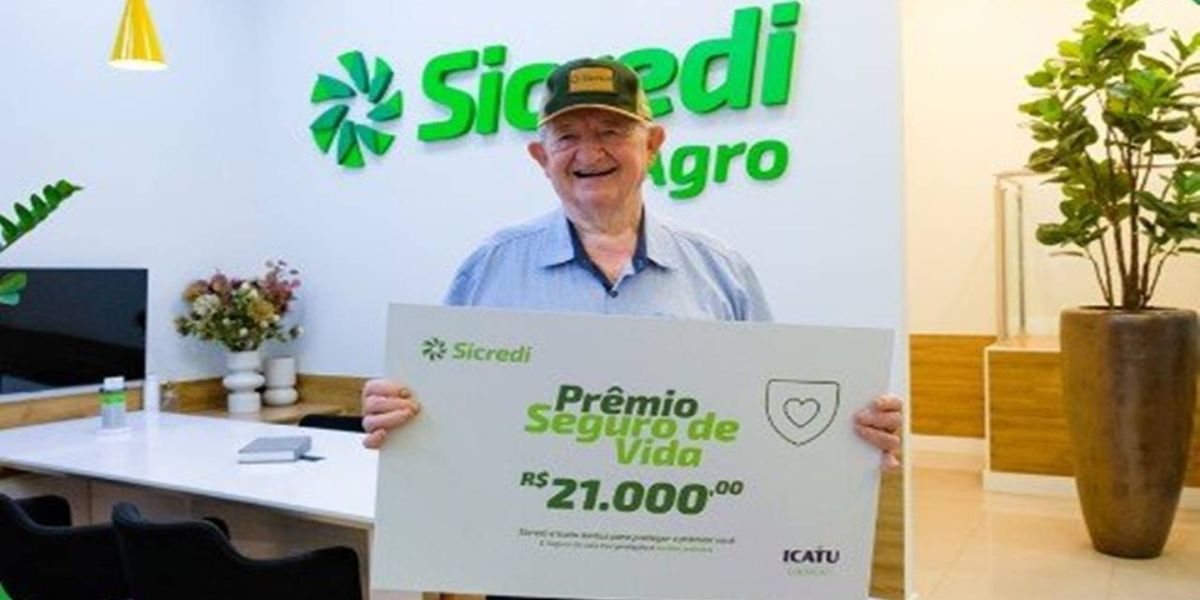Associado do Sicredi de Cafelândia recebe prêmio do sorteio de Seguro de Vida