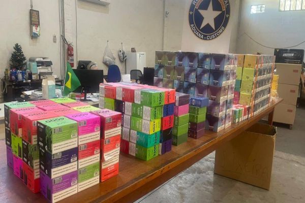 Imagem referente a notícia: Receita Federal e Polícia Federal deflagram operação Cabine Estendida em Cascavel