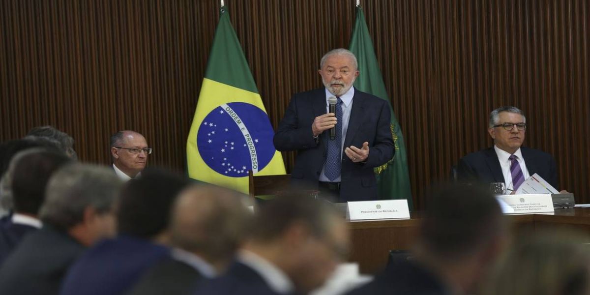 Perdas com ICMS: “Vamos ter que discutir”, diz Lula a governadores