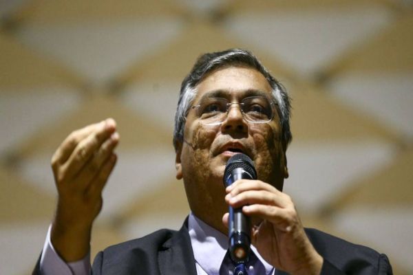 Flávio Dino apresenta Pacote da Democracia para Lula