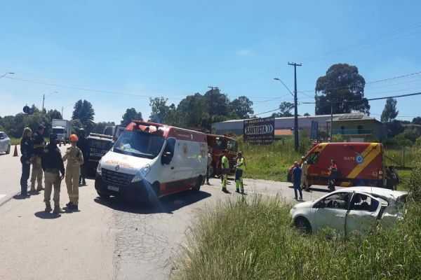 Cinco mulheres que iam para velório de familiar ficam feridas em acidente de carro na RMC