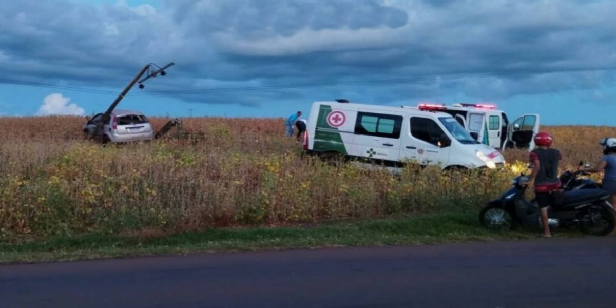 Uma pessoa morre e outra fica ferida em capotamento na PR-182 no noroeste do Paraná