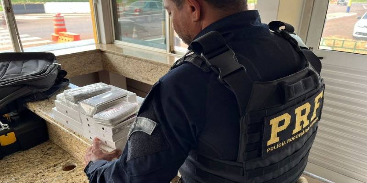 PRF apreende celulares escondidos junto ao corpo de três mulheres, em Santa Terezinha de Itaipu