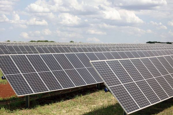 Com novo acordo internacional, Fomento Paraná reforça linha de crédito para energias limpas