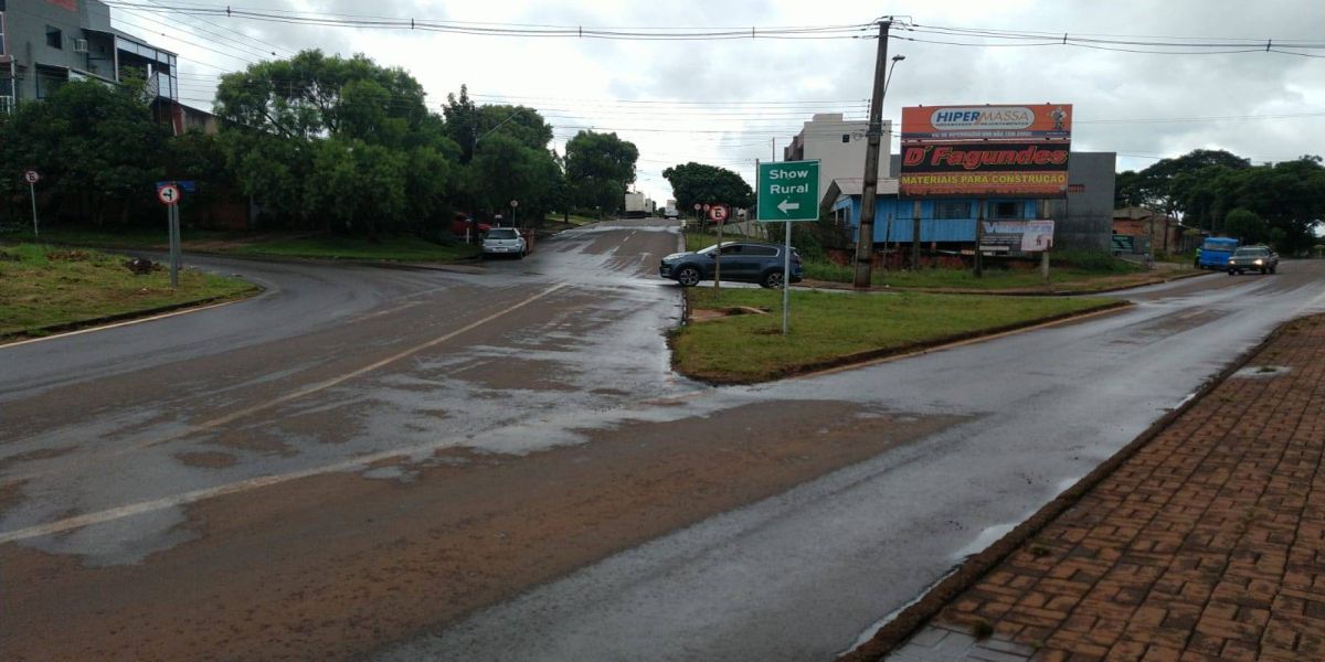 Transitar instala placas para orientar trânsito para o Show Rural 2023