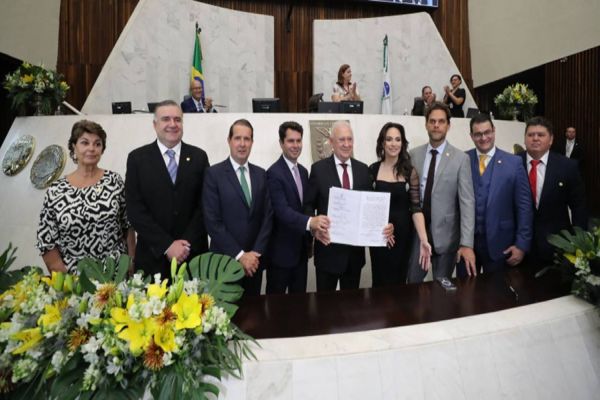 Por unanimidade, parlamentares reconduzem Traiano à presidência da Assembleia