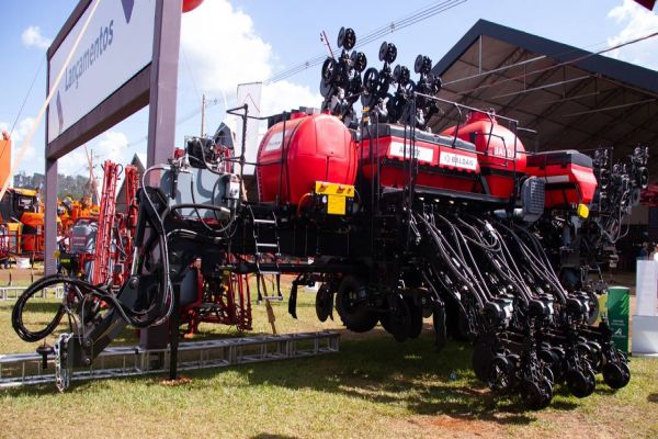 Semeadora, pulverizadores e carreta são os destaques da Baldan na 35ª Show Rural Coopavel