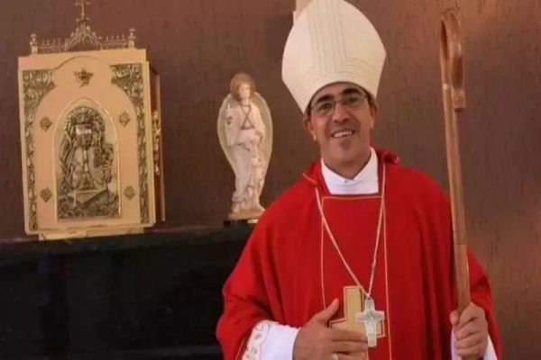 Domingo é dia de missa e de visitas de famílias ao parque do 35º Show Rural