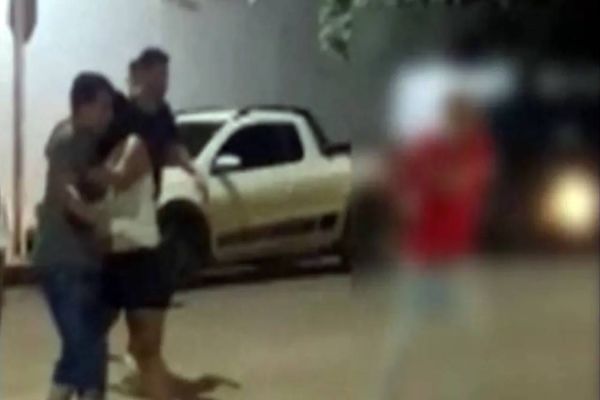 Imagem referente a notícia: PM atira e mata jovem durante abordagem por perturbação de sossego; Veja o video