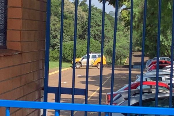 Mulher detida após briga familiar que resultou em ameaça à sua filha e atropelamento