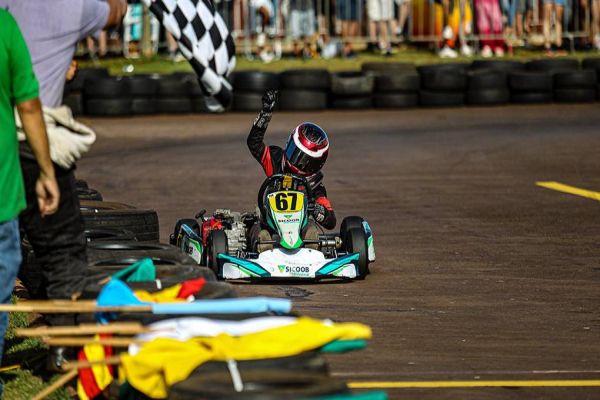 Copa Toledo de Kart leva oito mil pessoas ao Parque do Povo