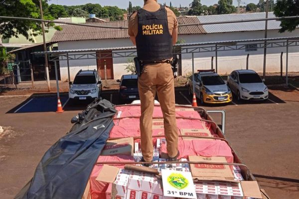 Pm apreende em torno 400 caixas de cigarros contrabandeados em Assis Chateaubriand